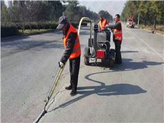 瀝青密封膠性能特點(diǎn)及施工相關(guān)情況簡介