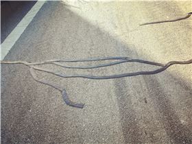 路面裂縫修補(bǔ)用瀝青灌縫膠還是瀝青貼縫帶，答案這里揭曉