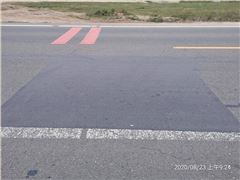 塊狀裂縫是什么,采用網(wǎng)裂貼如何修補